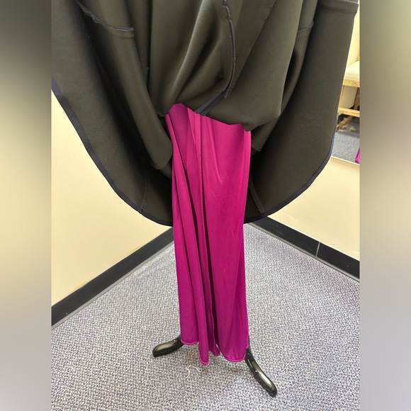 AQUA sleeveless gown. Like New condition. Size 2. Made in USA - Picture 8 of 12